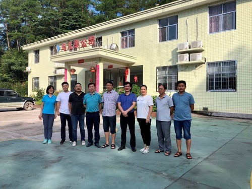 發展集團、公司工會赴一線送“送清涼”